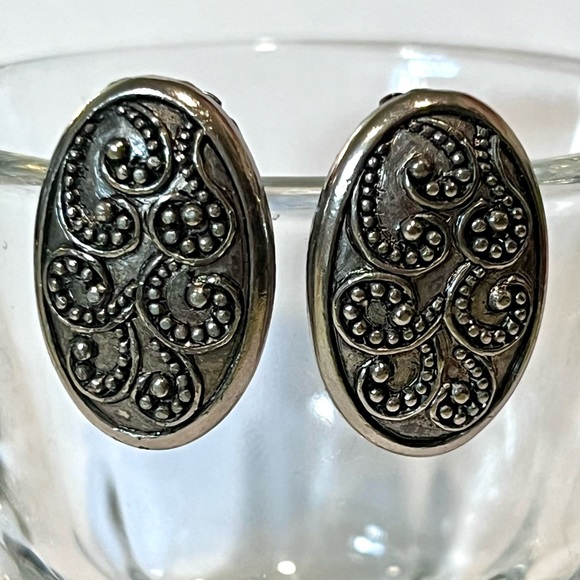Vintage Pewter Oval Clip On Earrings 40’s-50’s - Picture 1 of 8